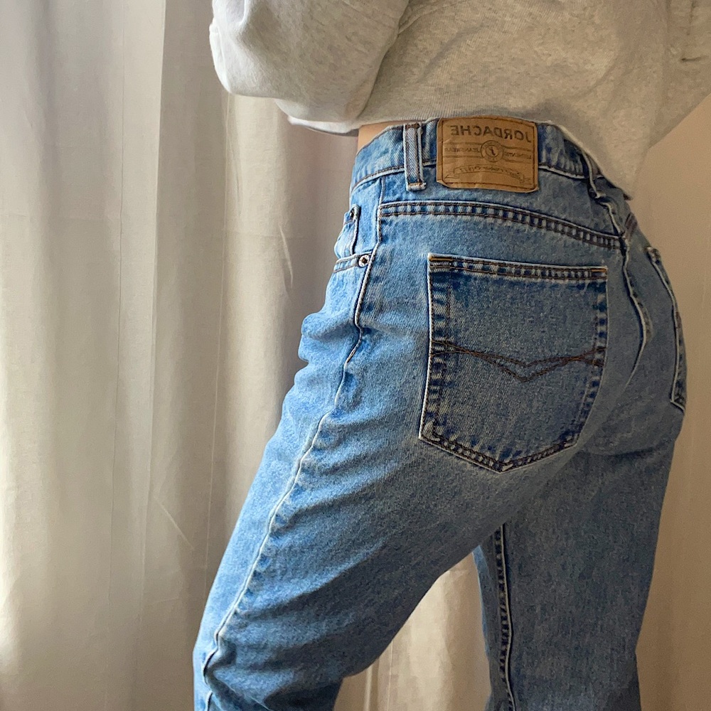 Jordache jeans. Size 27. Medium wash. Straight leg.